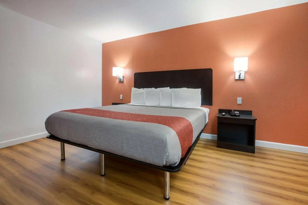 Motel 6-Suwanee, GA - Gwinnett Center