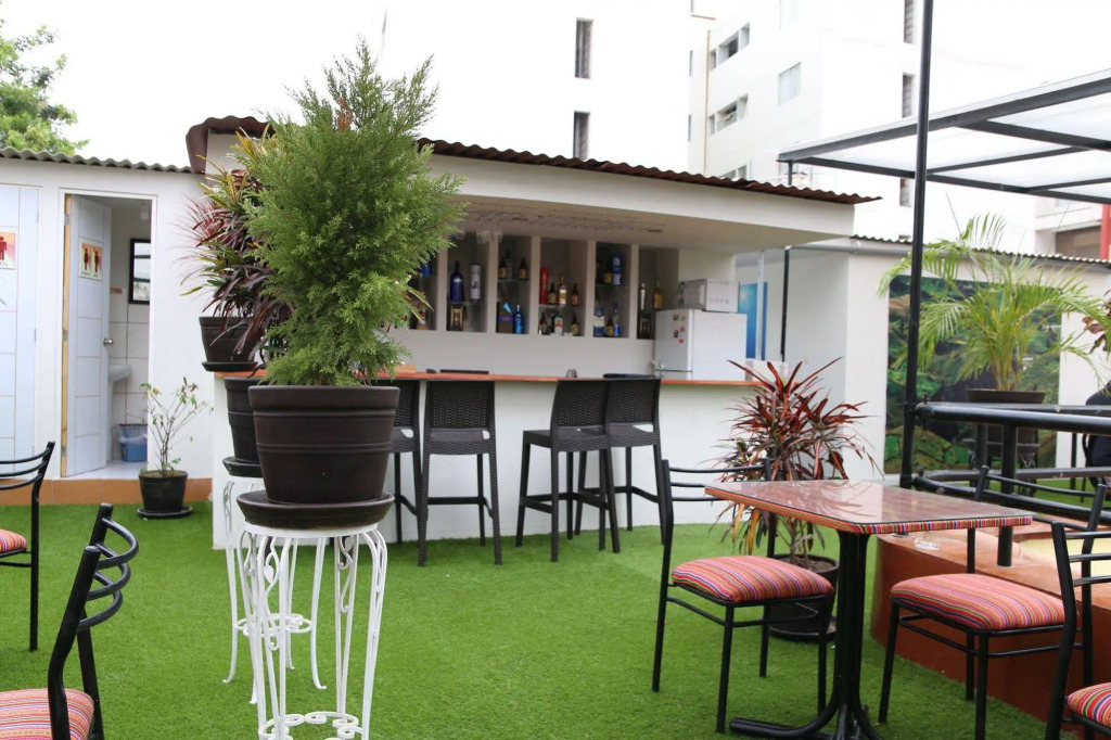 Hostal Alpes Lima