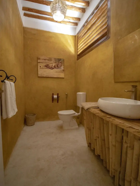 Tropical Boutique Hotel & Resto