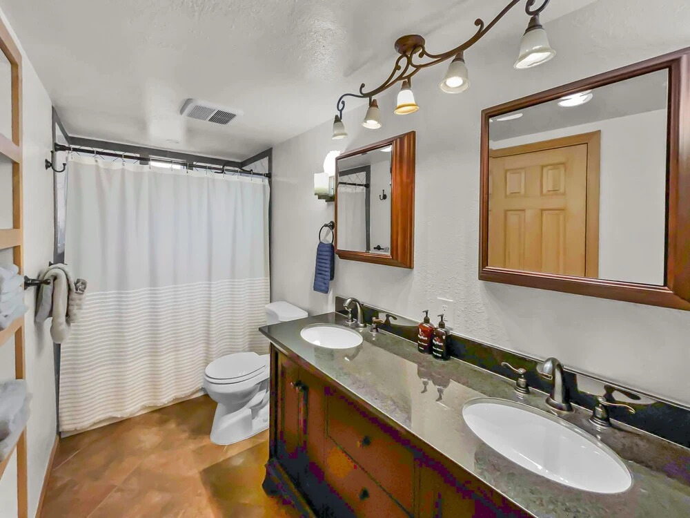 Casita Overlooking Horizon 2 Bedroom Home