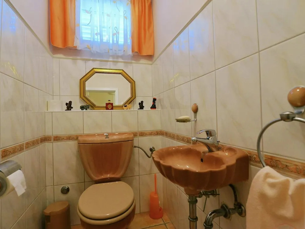 Villa in Ripenda Kras with Pool and Sauna