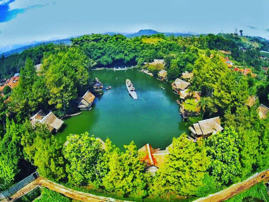 Kampung Sampireun Resort & Spa