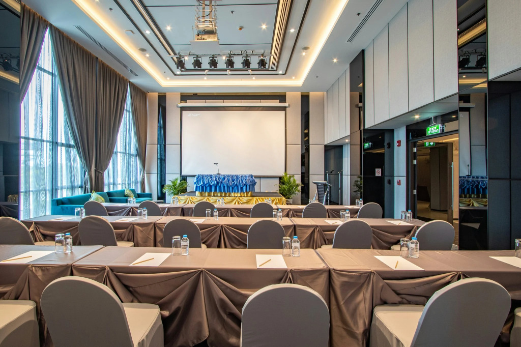 Fortune Saeng Chan Beach Hotel Rayong - SHA Plus