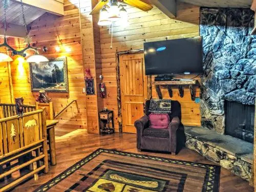 Three-Bedroom Specialty Townhouse Unit #36 by Snow Summit Townhouses
