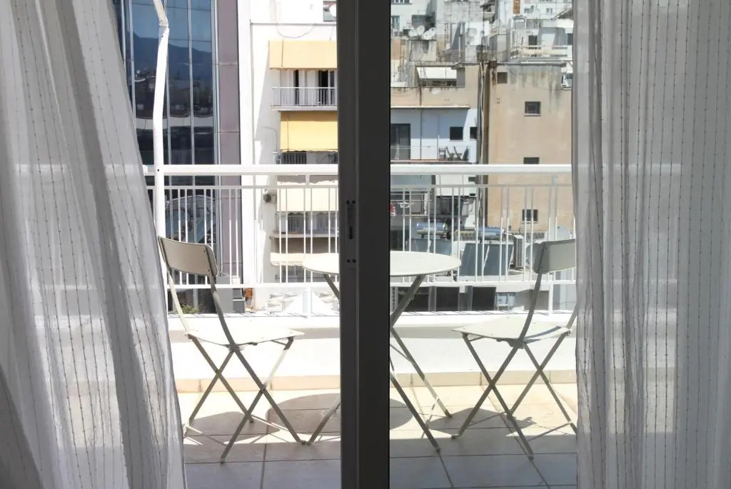 Homz AH02 Kolonaki Penthouse Studio