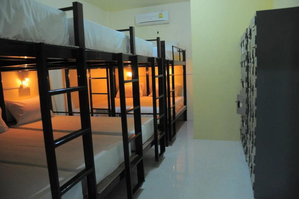 Seventeen Hostel