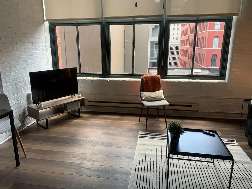 FRONTDESK East 8 Loft Apts Downtown Cincinnati