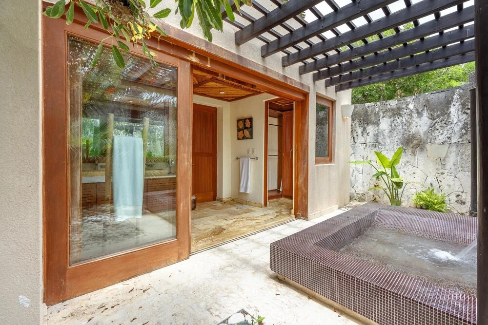 Rustic Private Bungalow at Green Village w Picuzzi Included