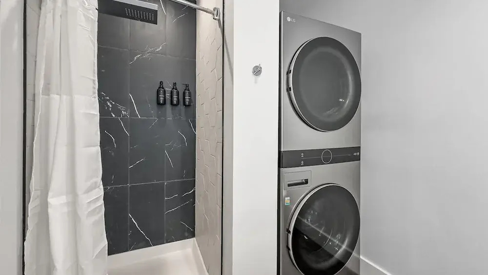 Upstay Newly Renovated Modern Apartment near SoCo