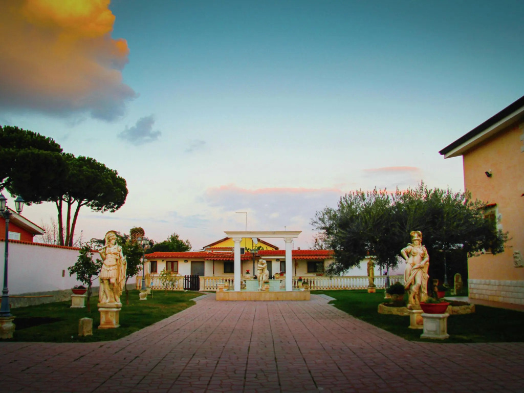 Spacious Villa in Anzio with Private Swimming Pool