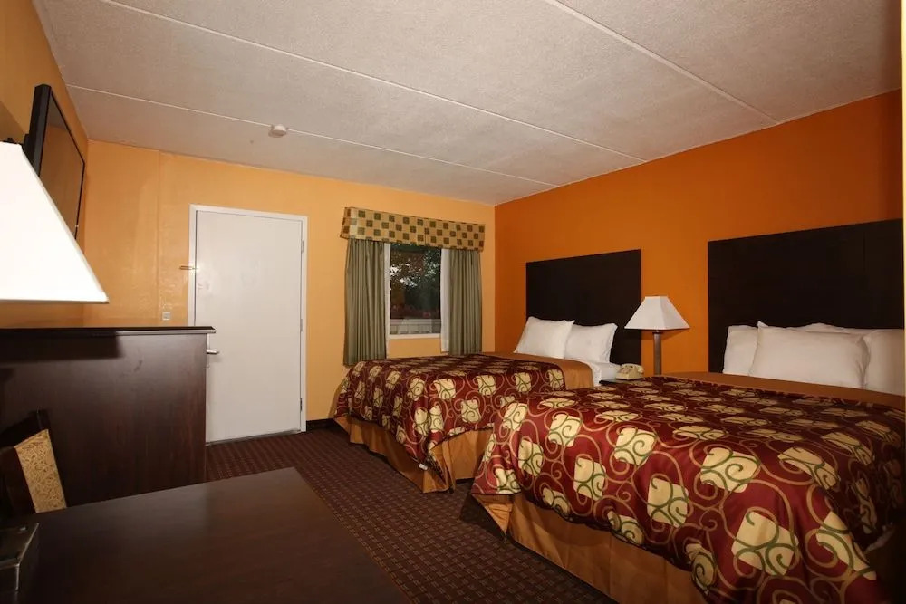 BLUE SKY INN Glens Falls-Saratoga-Lake George