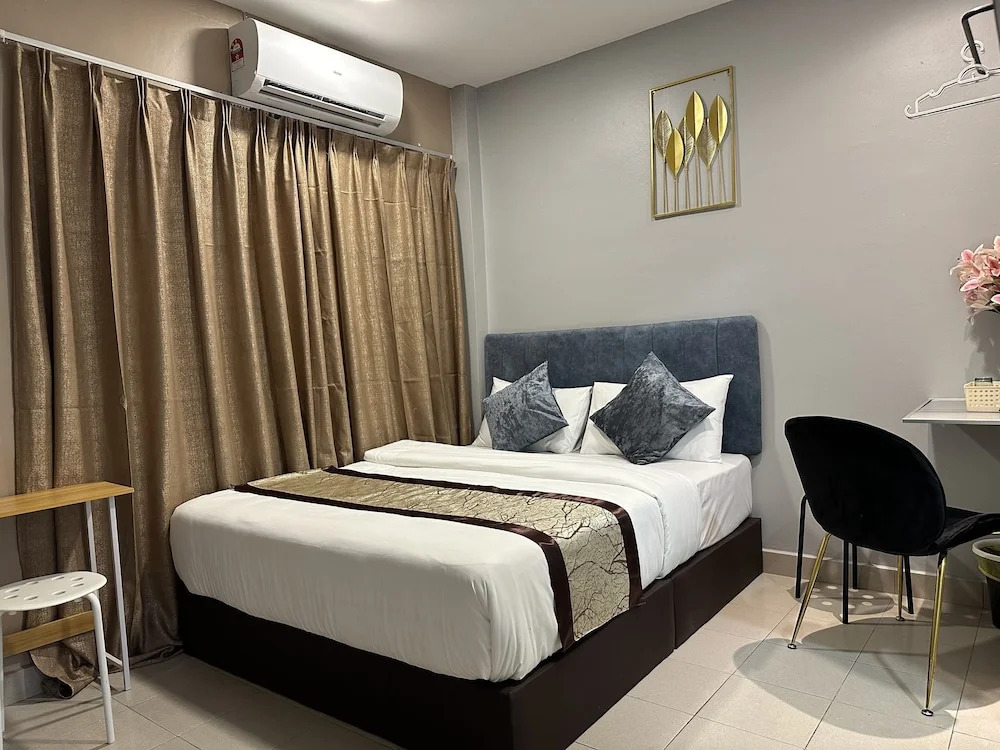 SS Grey Hotel BB