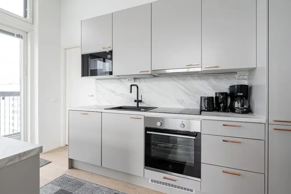 3BR Modern Loft Penthouse with Sauna & Parking