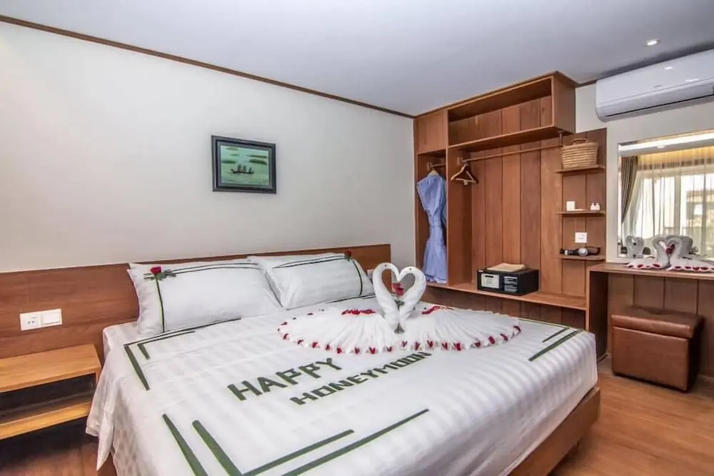 Ngapali Win Hotel
