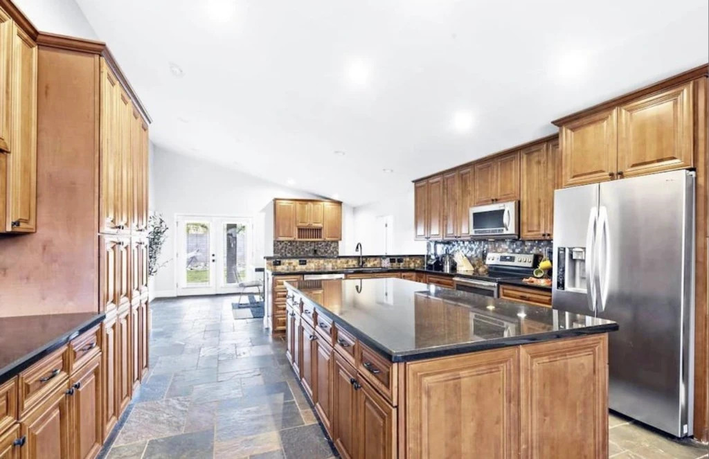 The Scott With Heated Pool by Homeslice Stays