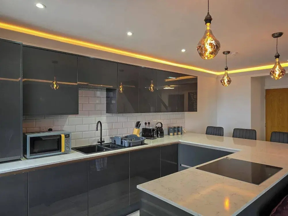 Blackpool Bliss - Spacious 4-bed Apartment