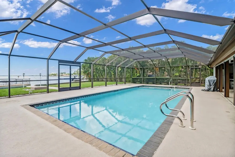 228 Bay Shore Dr