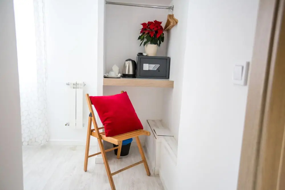 Hostal Adis