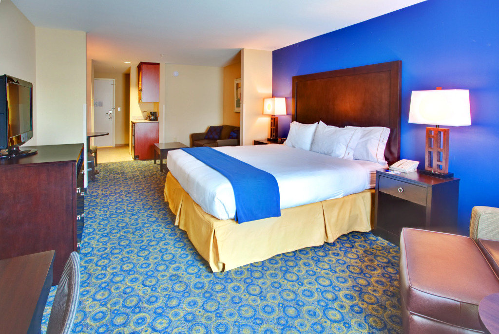 Holiday Inn Express Hotel & Suites Lake Elsinore by IHG