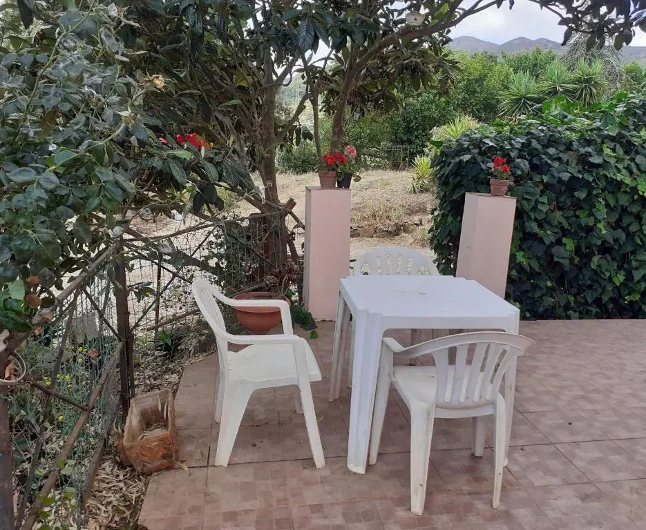 2 bedrooms appartement with enclosed garden and wifi at Rio