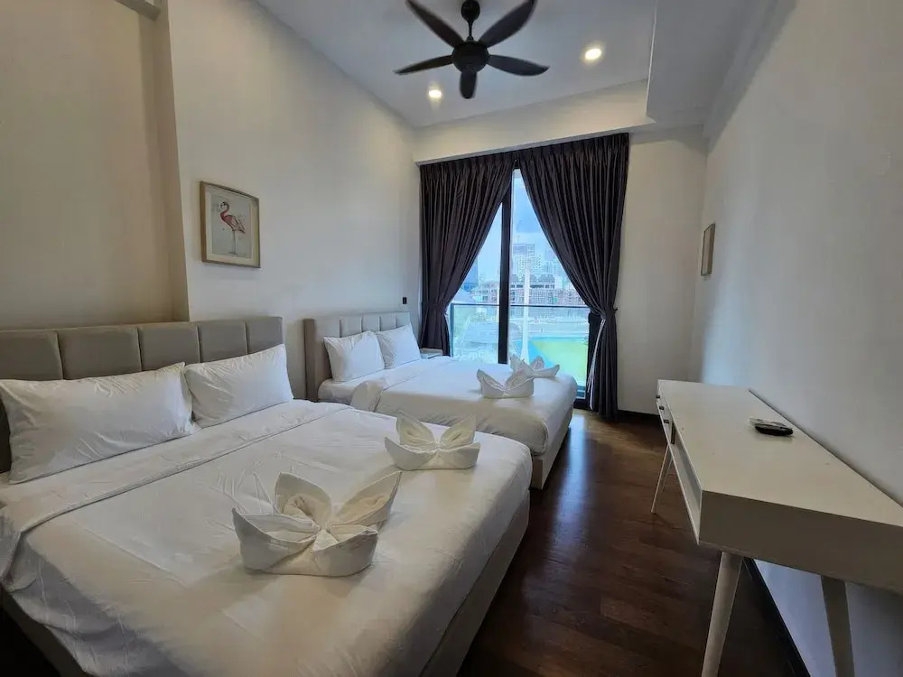 Opus KL Residences 1BR near TRX - Living Signature