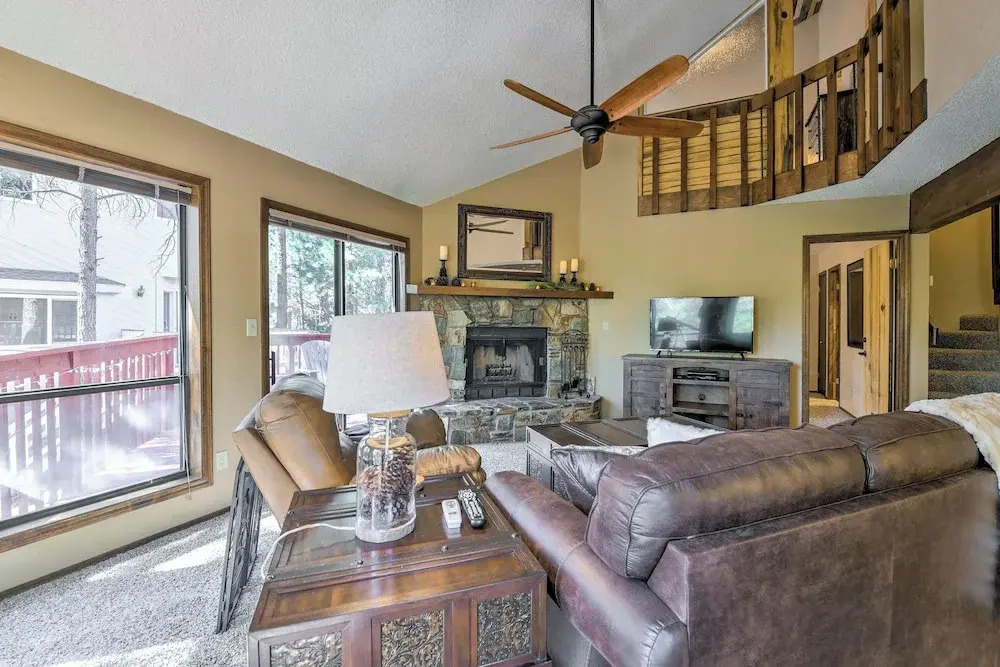 Wooded Retreat w/ Deck: 4 Mi to Downtown Flagstaff