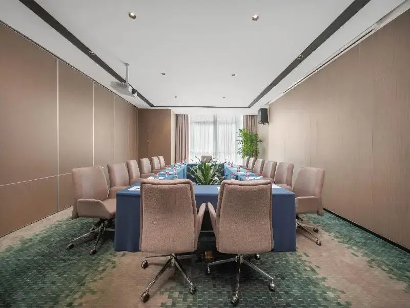 Holiday Inn Express Taizhou Toumen Port by IHG