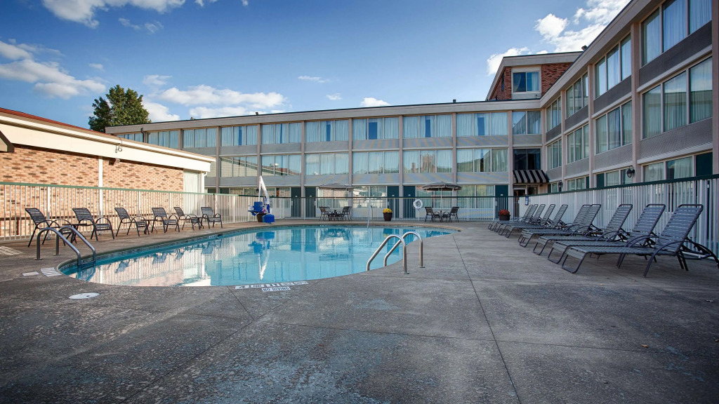 Best Western Plus Bradford Inn