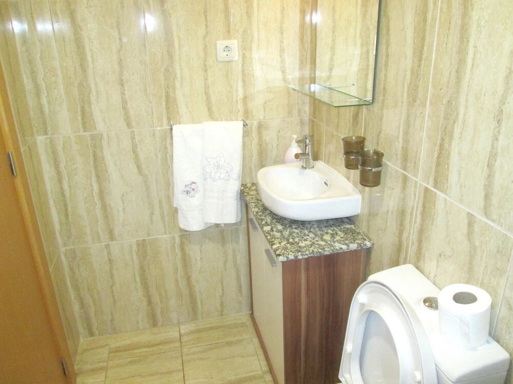 Villa With 2 Bedrooms in Cova, Vieira do Minho, With Wonderful Lake Vi