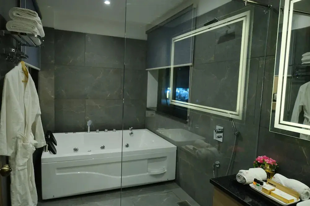 ACR Luxury Hotel