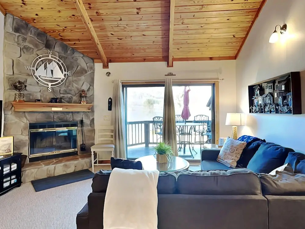 Sunplace 02 by Taylor Made Deep Creek