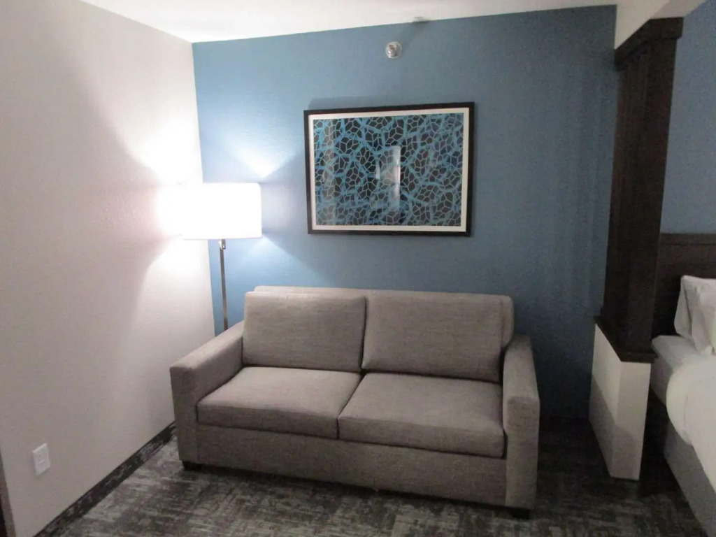 Best Western Watertown Inn & Suites