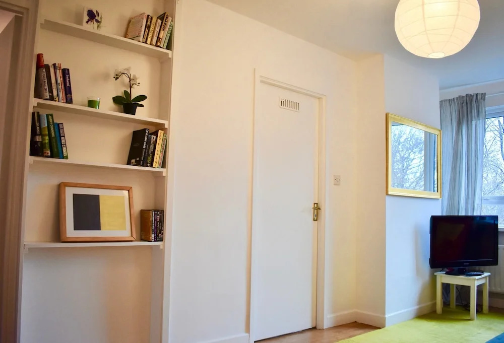 2 Bedroom Apartment 1 Bathroom