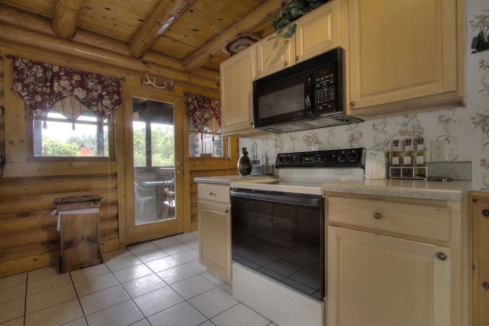 The Nutty Nook  287 - Two Bedroom Cabin