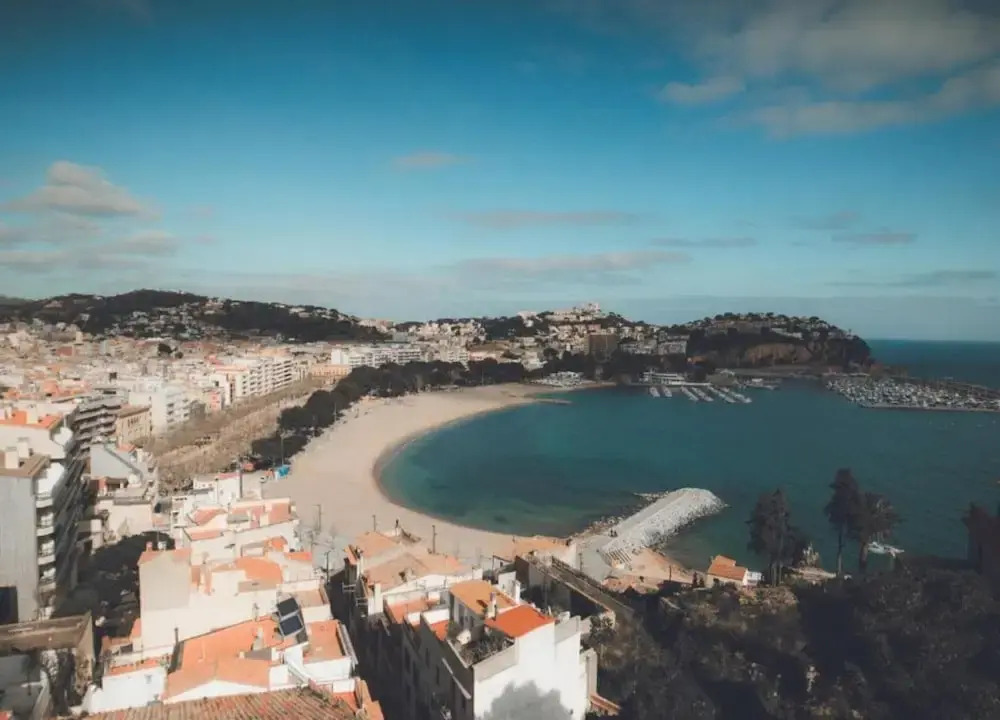Studio in Spain Near Beach & Mountain Views