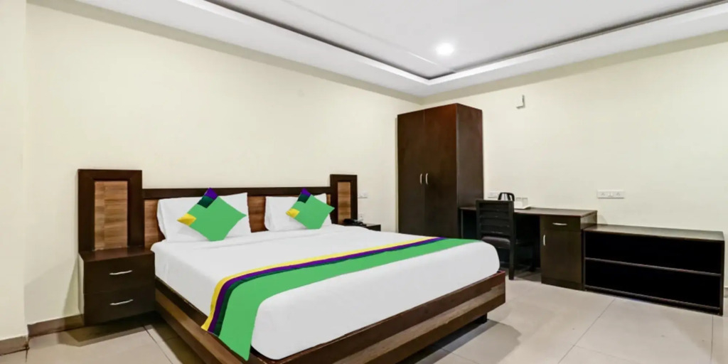 FabHotel Bharini Electronic City