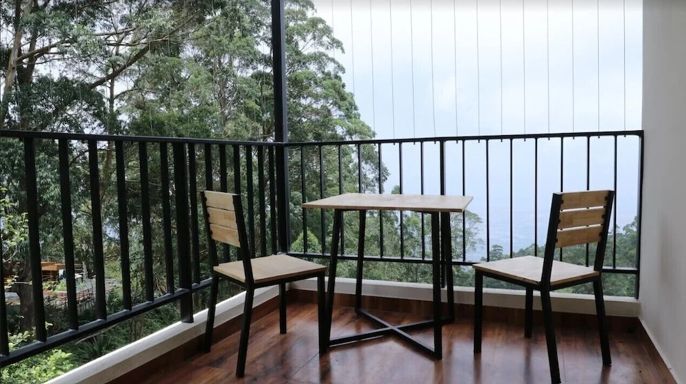 Dolphin Nose Retreat