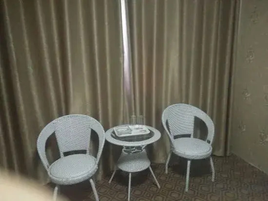 Huaxing Business Hotel