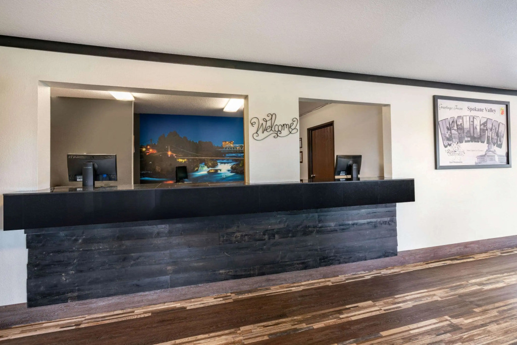 Super 8 by Wyndham Spokane Valley