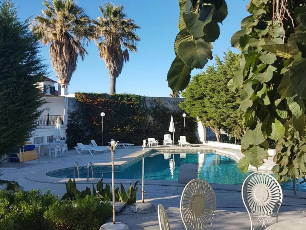 Sprawling Villa Near Alenquer