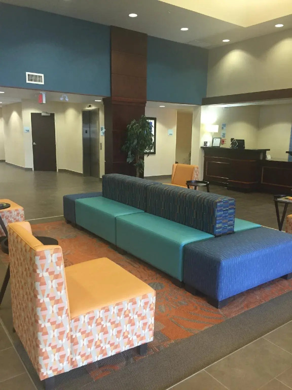 Holiday Inn Express and Suites Kincardine