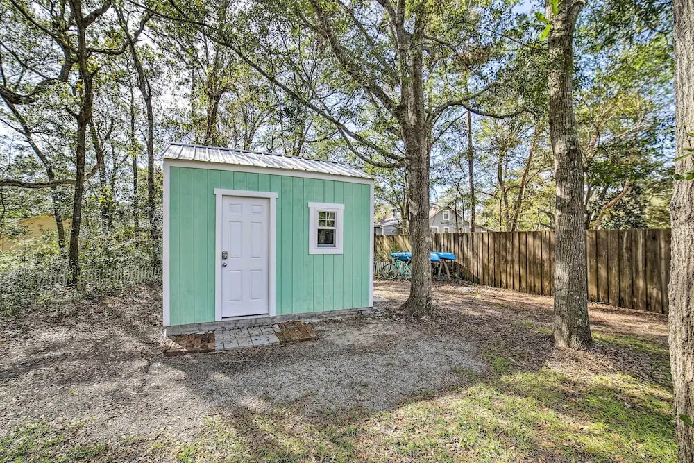 Oak Island Home w/ Yard < 1 Mi to the Beach!
