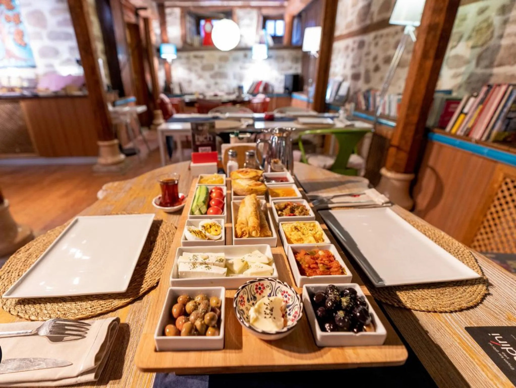 Hich Hotel Konya