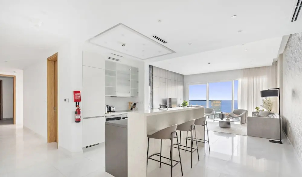 WelHome - Deluxe Apartment With Direct Access to the Beach