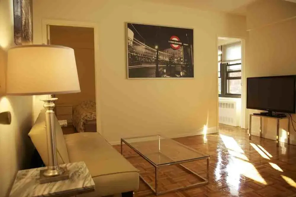 2 Bedroom Apt on 12 street Best Location