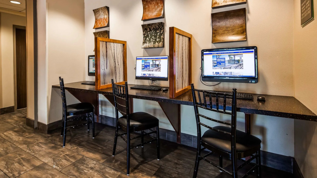 Best Western Plus Cotton Tree Inn