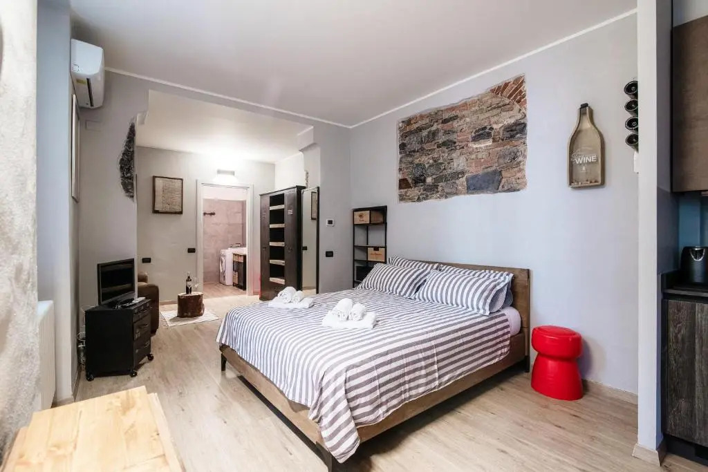 Wine House Como- By House Of Travelers-