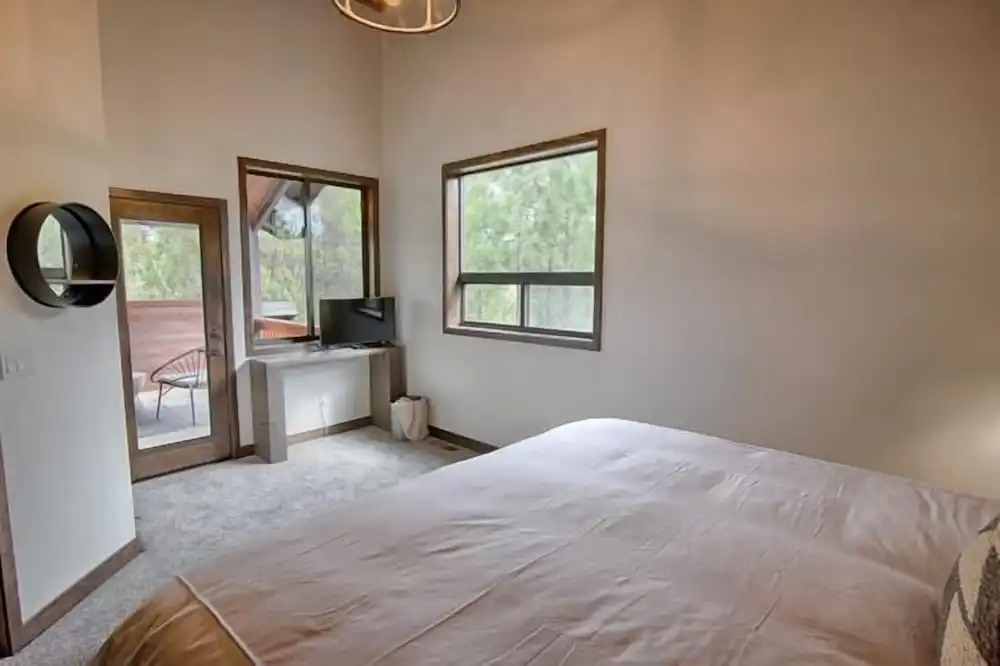 At Whispering Pines 4 Bedroom Home by RedAwning