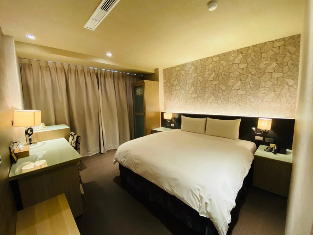 Champs Hotel