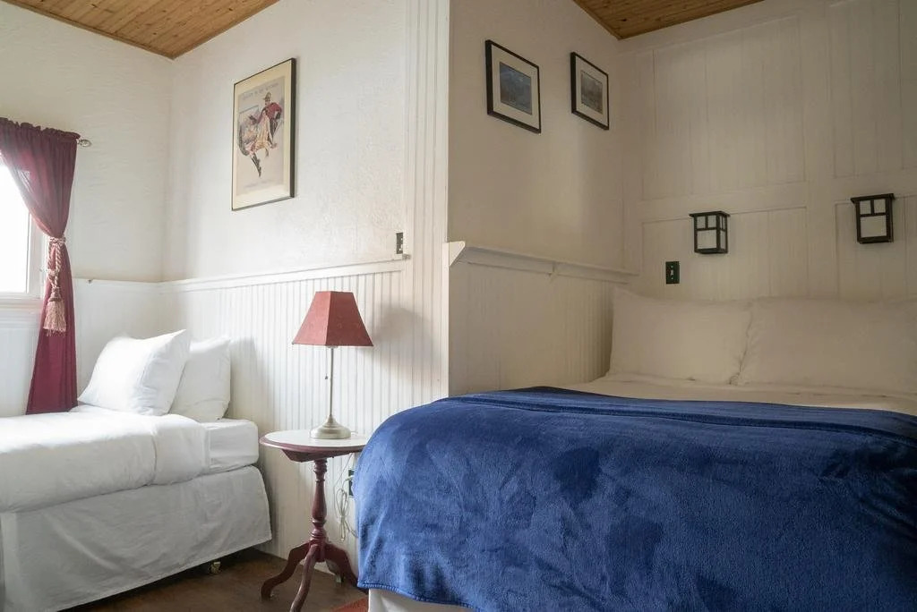 Blue Mountain Lodge Bed & Breakfast